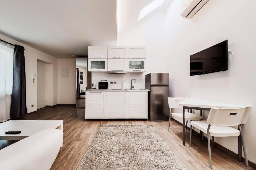 Appartement Deluxe Mansard In Karlin Prague