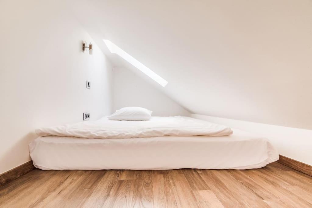 Appartement Deluxe Mansard In Karlin